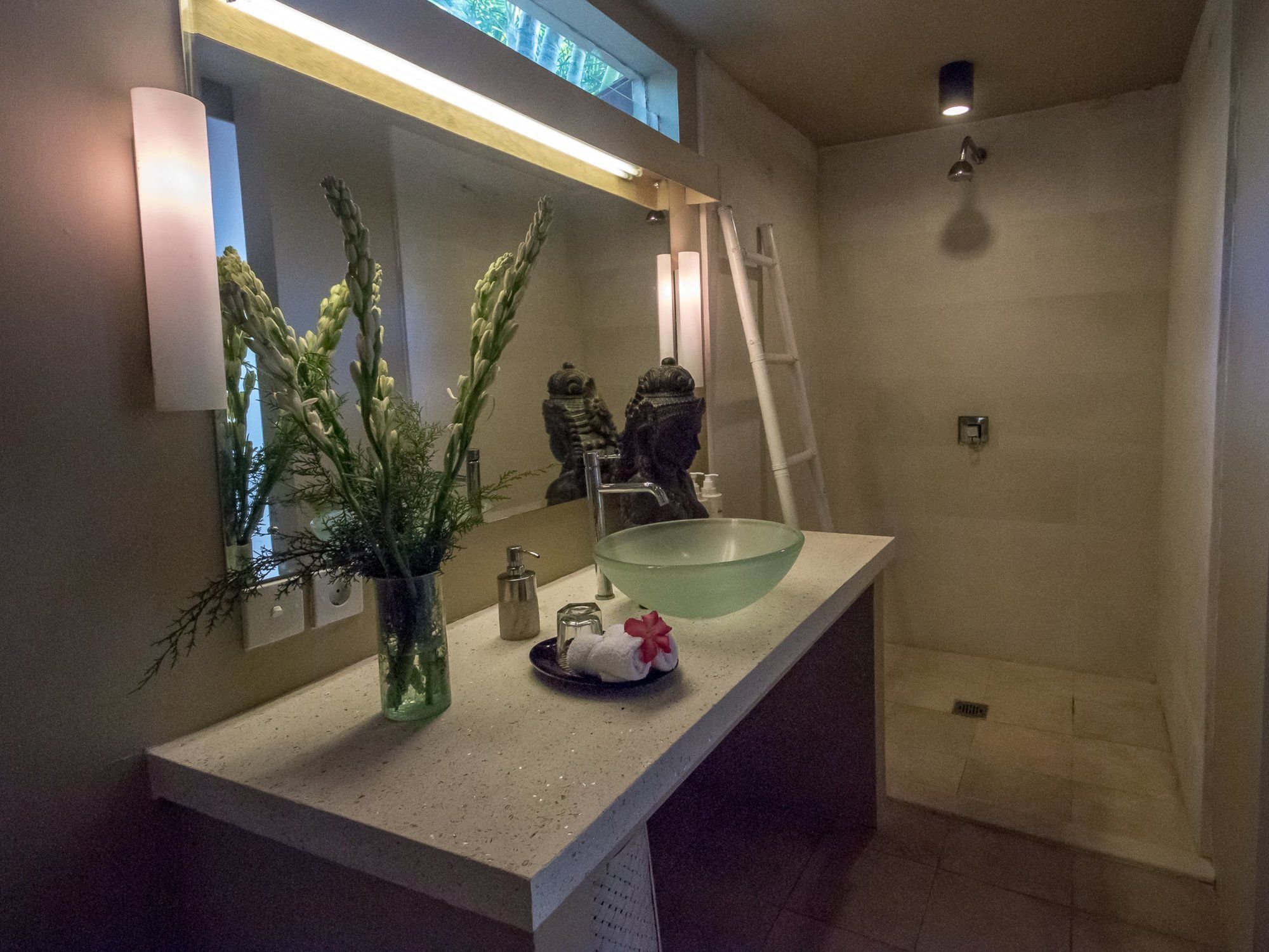 Pandora Seminyak (Bali)
