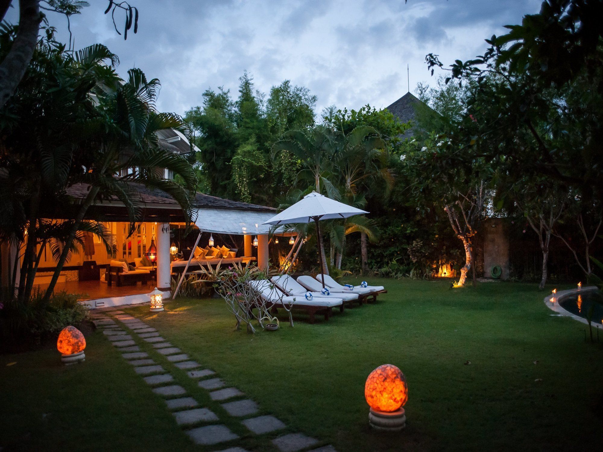 Pandora Seminyak (Bali)